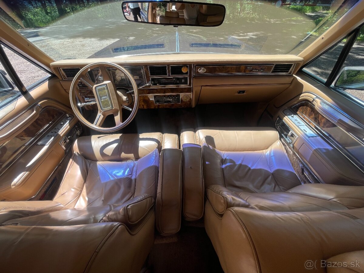LINCOLN Town Car 1985 V8 - 14