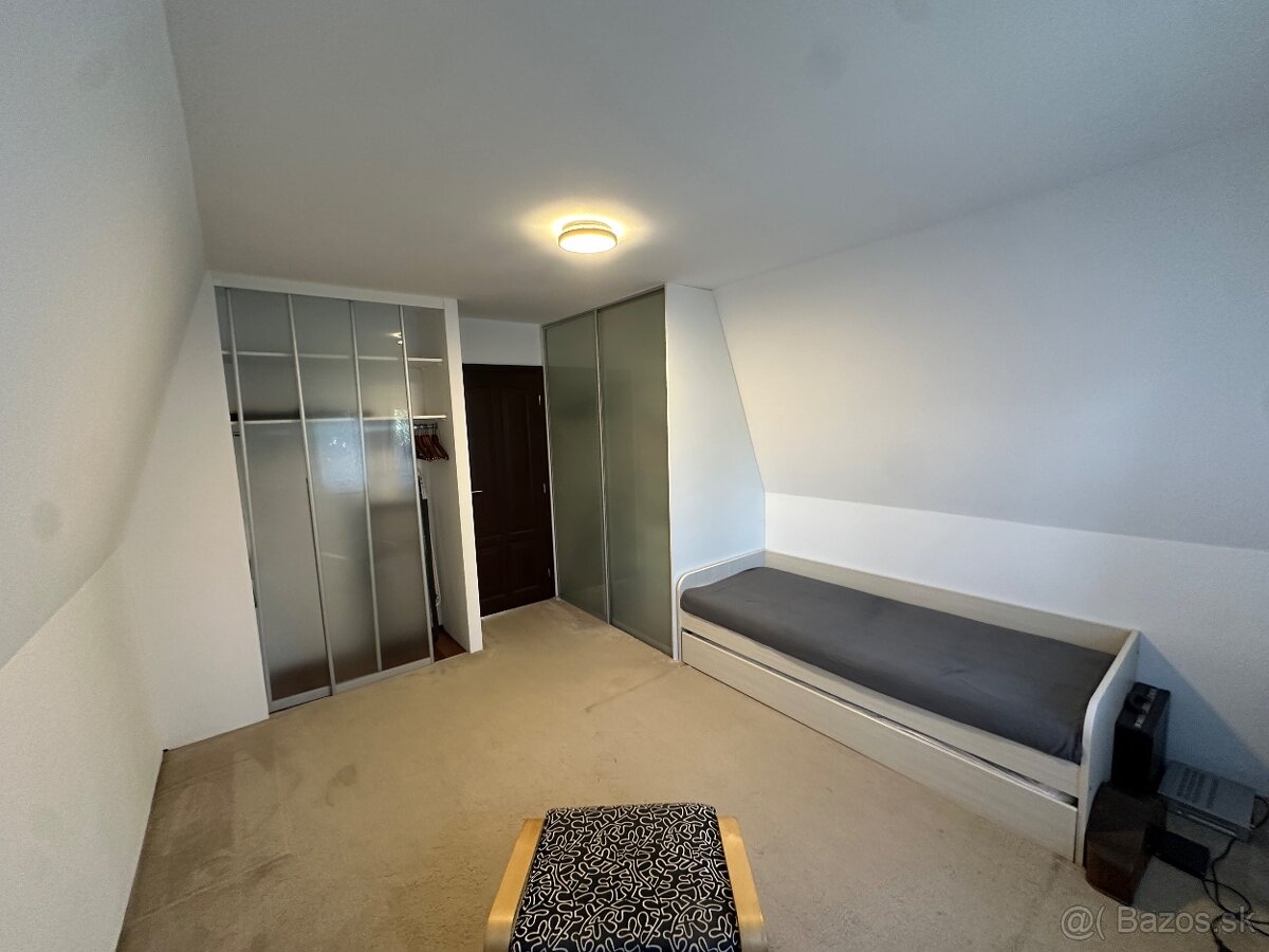 Predám celoročne obývateľnú záhradnú chatu/dom v Dúbravke - 14