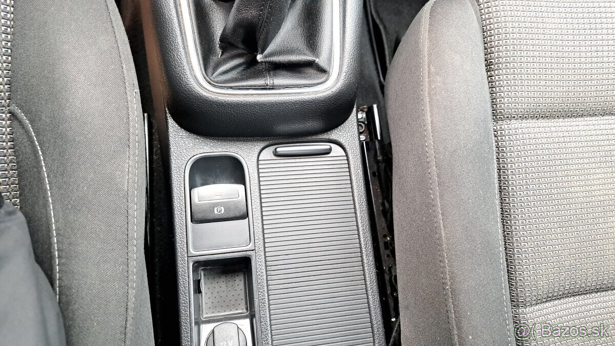 VW Sharan 2.0TDi CR 103kW Comfortline 7miest - 14