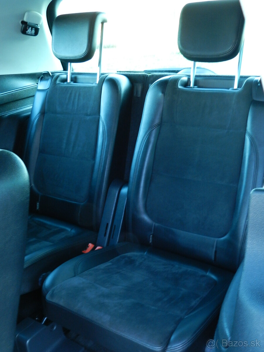 VW Sharan 2.0 TDI Highline 4MOTION 7miest Panorama Webasto - 14