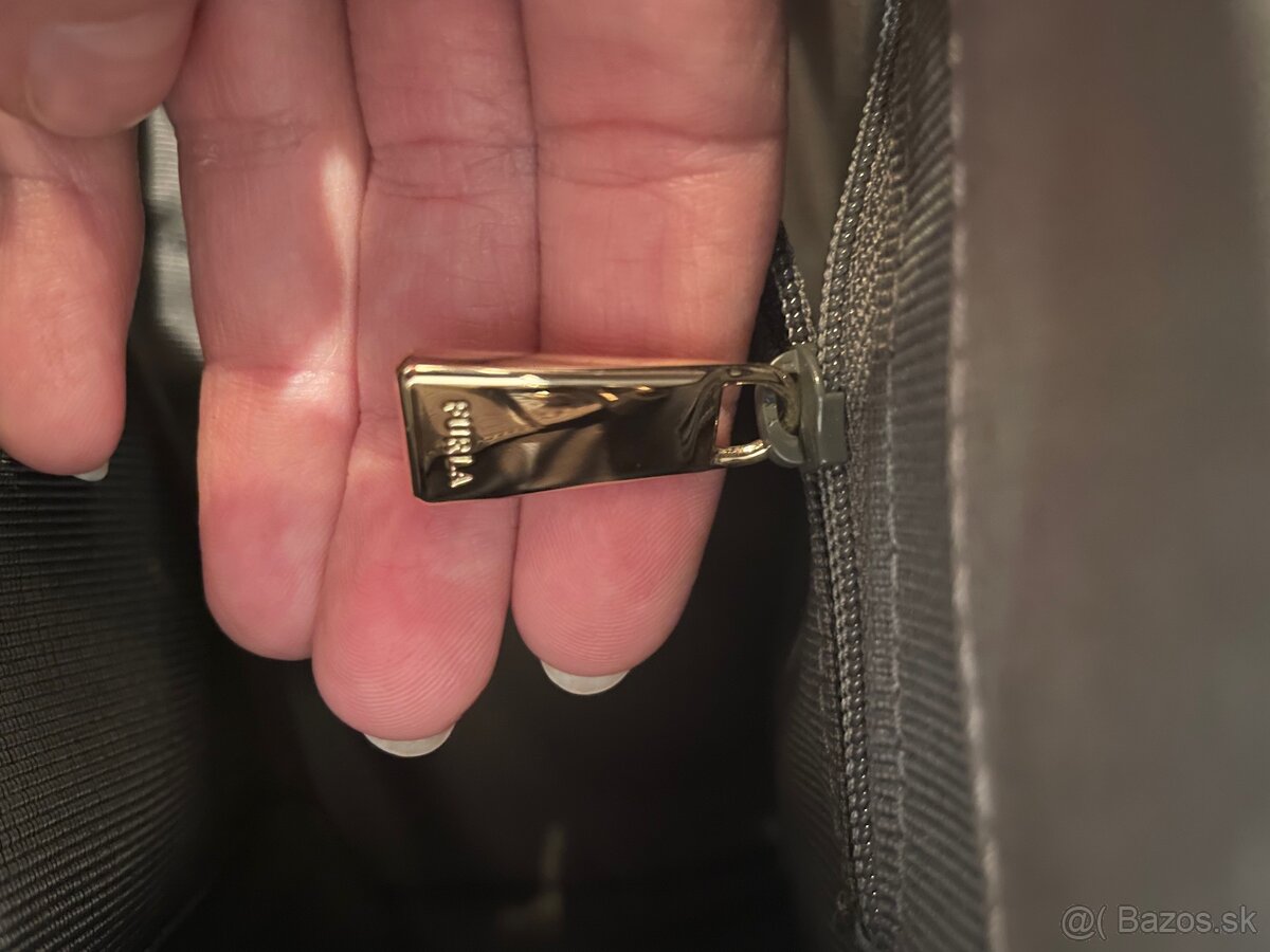 Sivá kožená kabelka Furla - 14