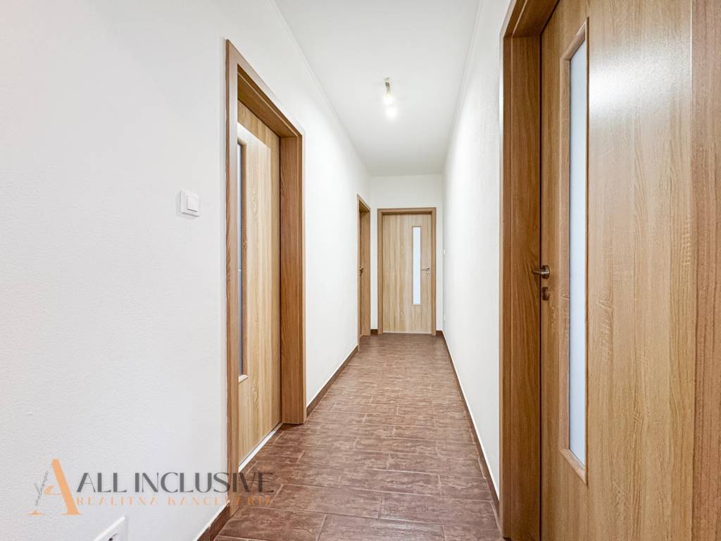 ALL INCLUSIVE | NA PREDAJ ÚTULNÝ RODINNÝ DOM S JAZEROM, HORN - 14