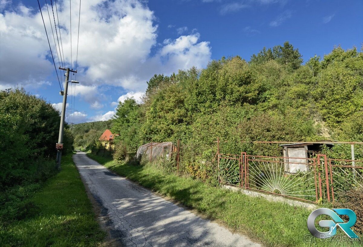 Rodinný dom v obci Kostolné na predaj, pozemok 1433 m2 - 14