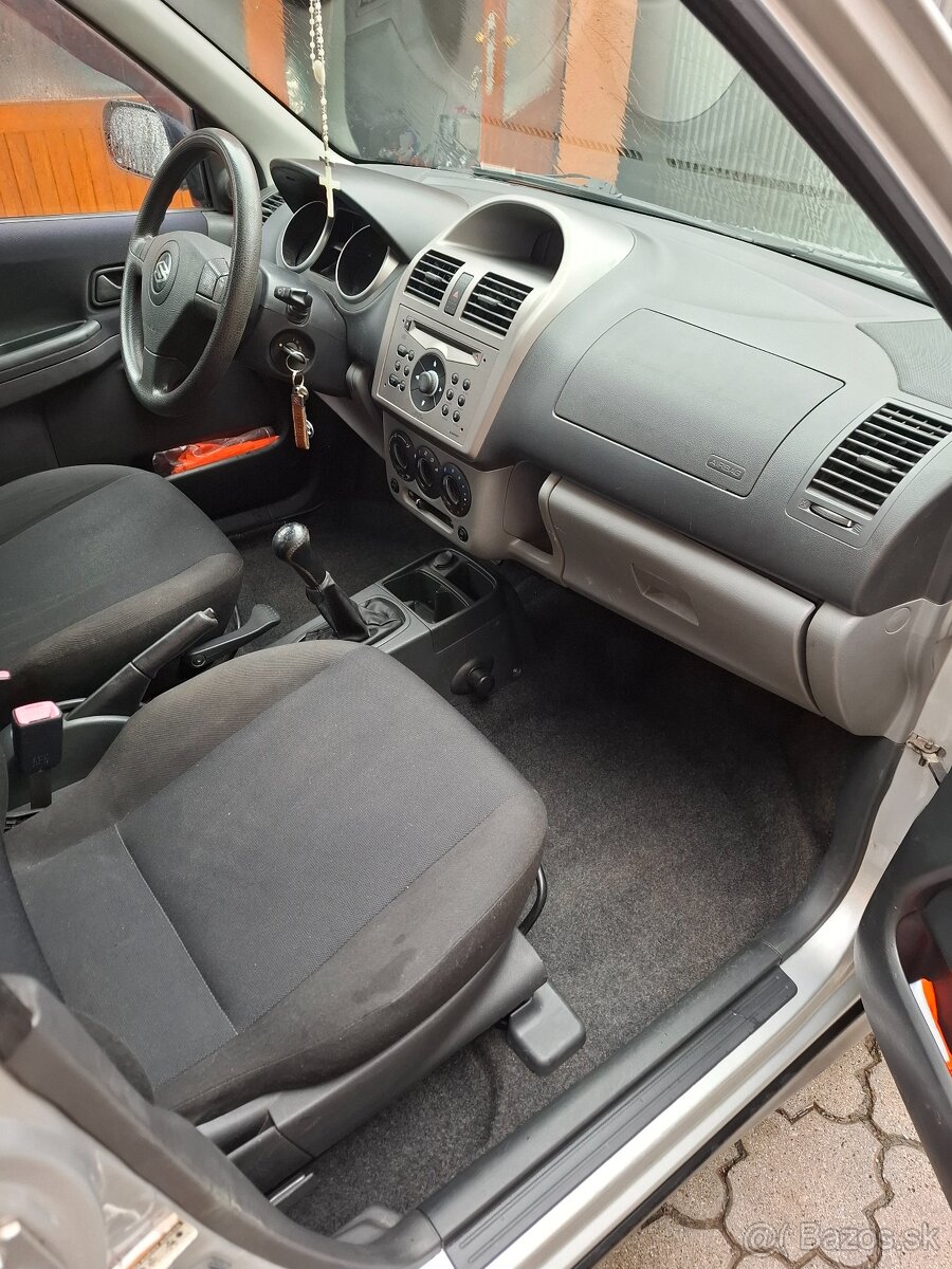 Suzuki Ignis 1,3 wwt 69 kw benzín r.v. 10.2008 - 14