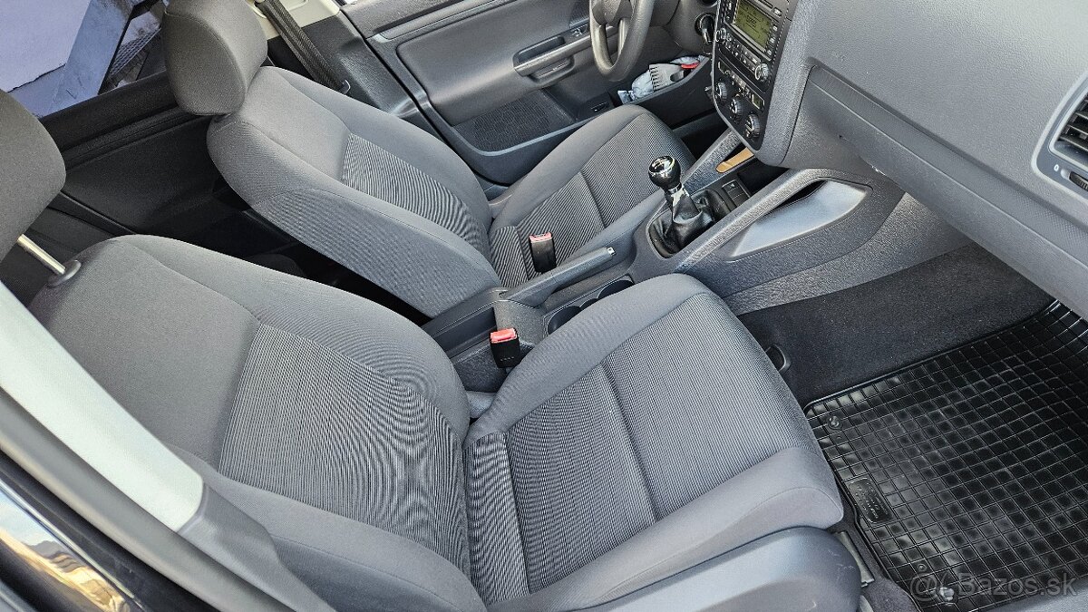 Volkswagen Golf 1.6 FSI Comfortline - 14