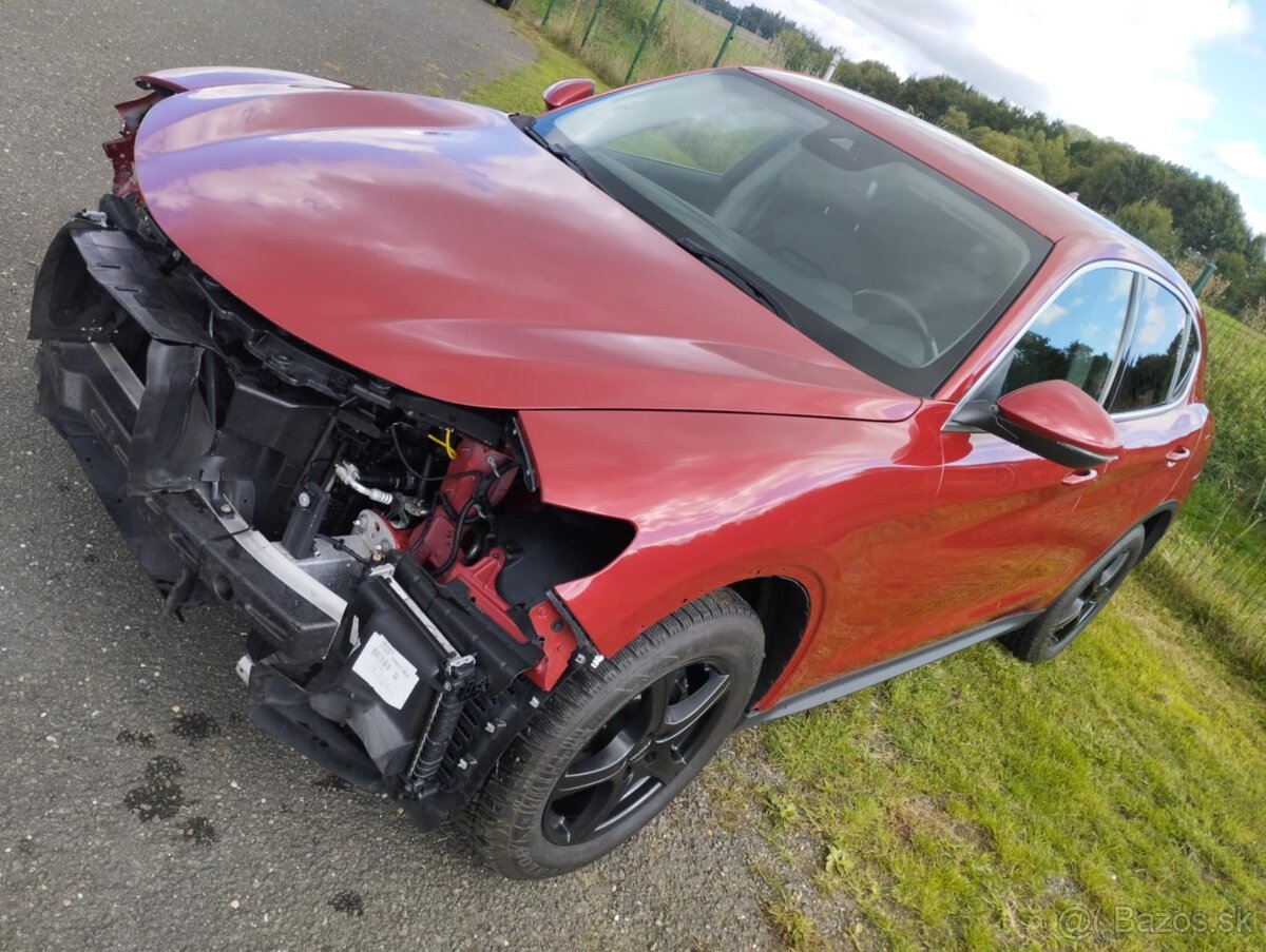 Alfa Romeo Stelvio 2.0T 206kw HAVAROVANÉ, DPH - 14