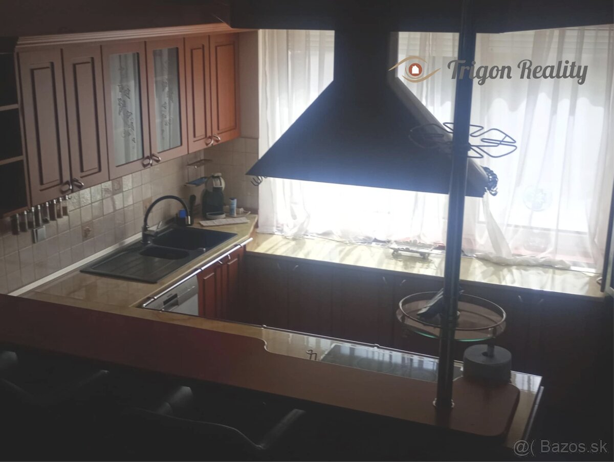 Rodinný dom s netradičným interiérom - KOMÁRNO - 14