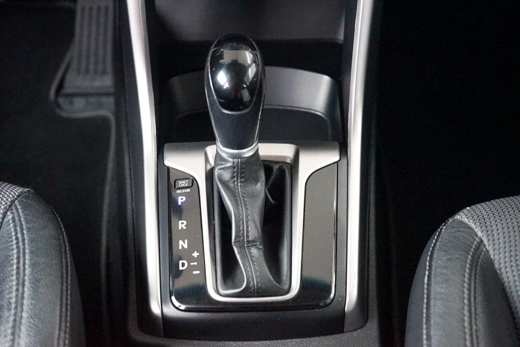 11- Hyundai, i30, 2014, benzín, 1.6i, 99kw - 14