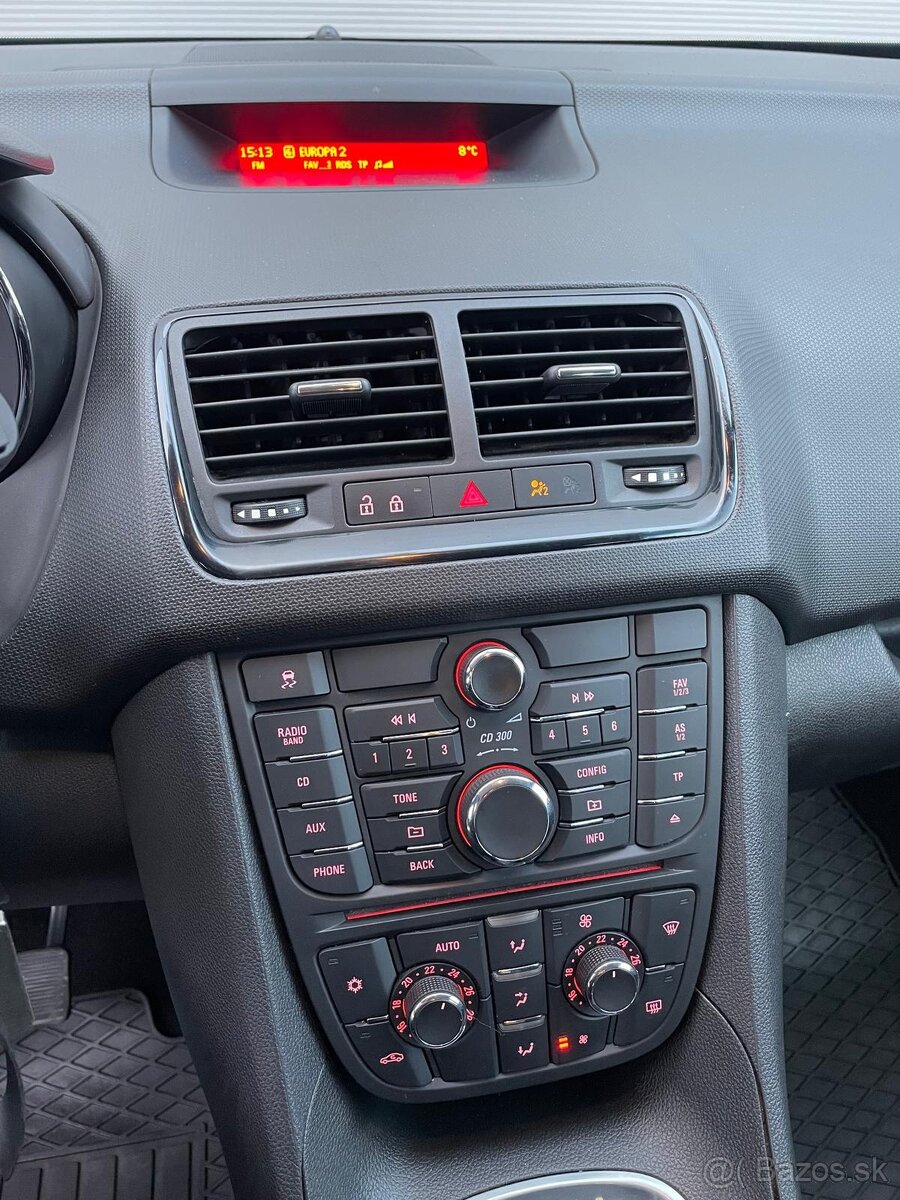 Opel Meriva 1.4 Turbo 120k Cosmo 2018 PO VEĽKOM SERVISE - 14