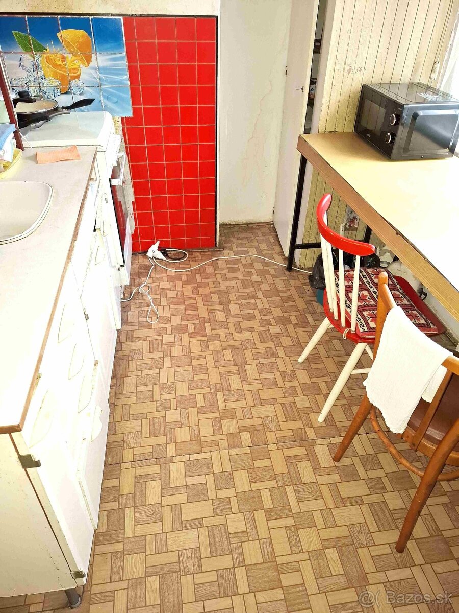 Pôvodný stav: 3 iz., Mládežnícka ul., B.Bystrica,159 000,-€ - 14