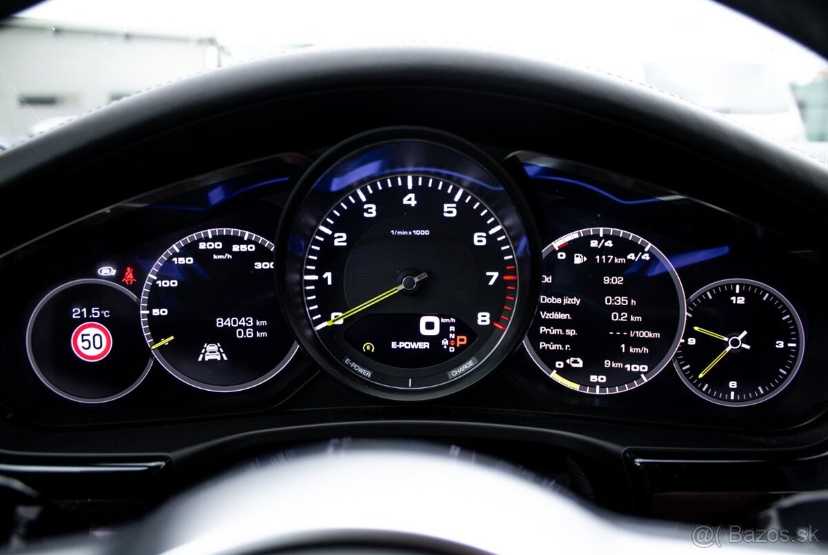 Porsche Panamera 4 E-Hybrid 4x4 A/T - 14