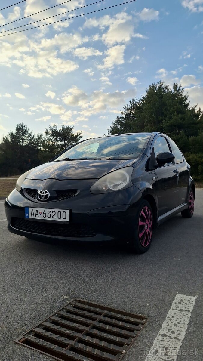 Toyota Aygo 1.0 benzín 2007 - 14