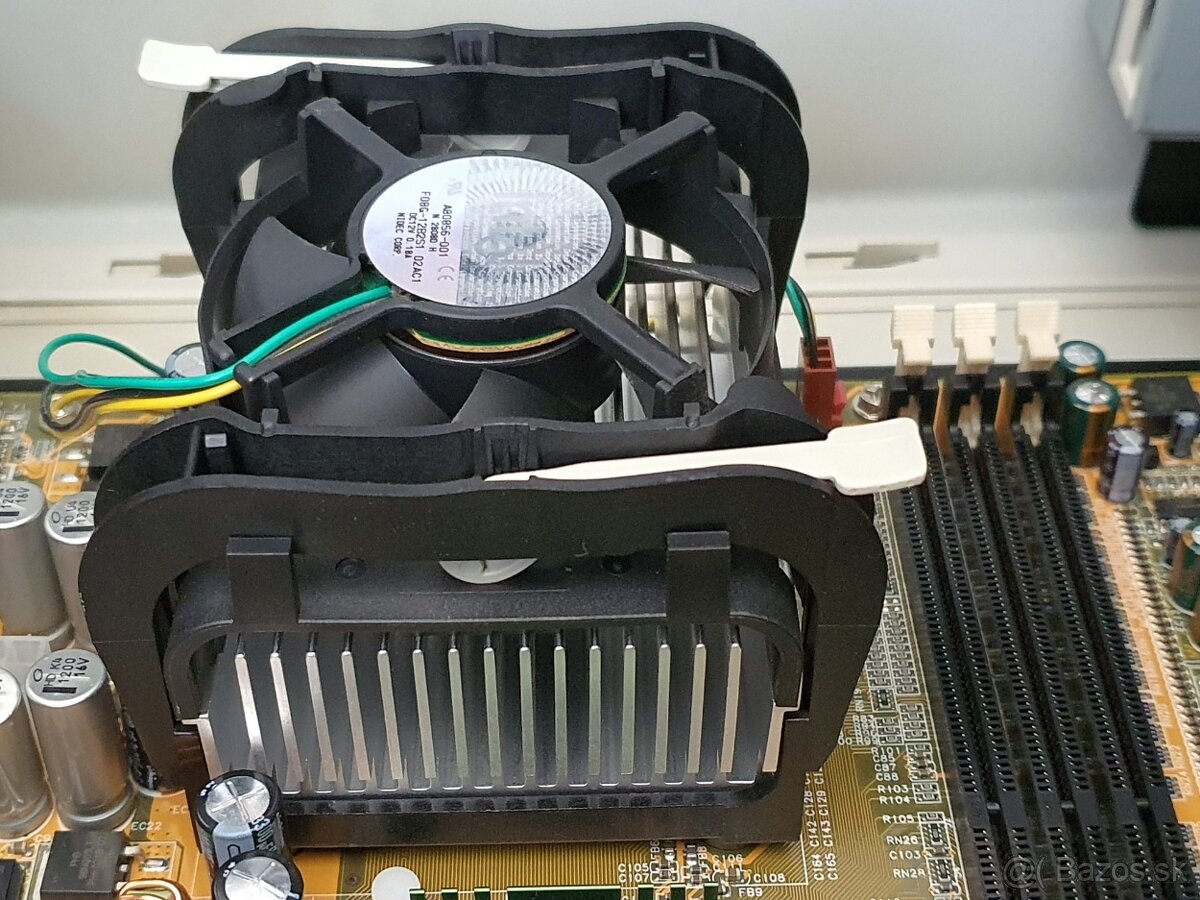 Socket 775: Gigabyte GA-G41M-ES2H, Socket 478: ABIT SR7-8X - 14