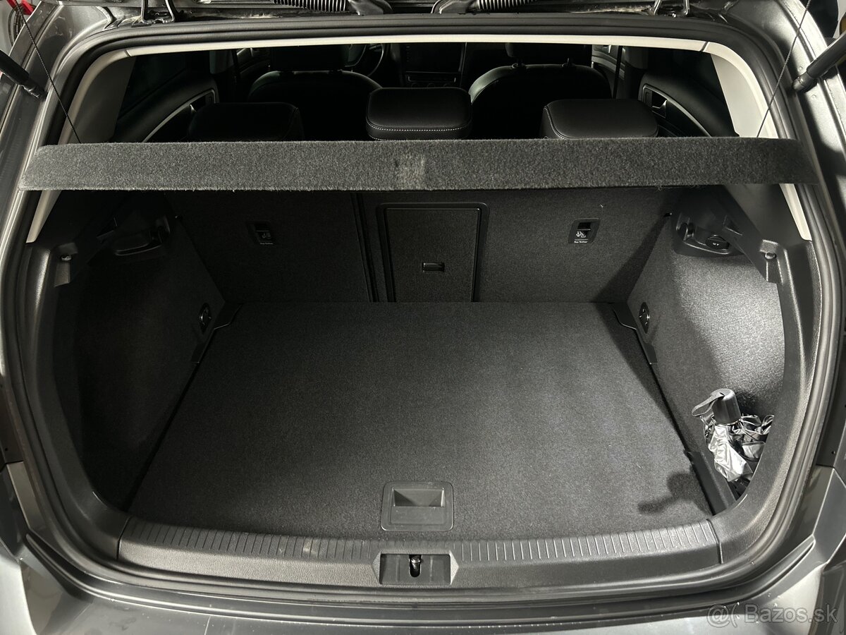 VW eGOLF 100kW (virtual cocpit) - 14