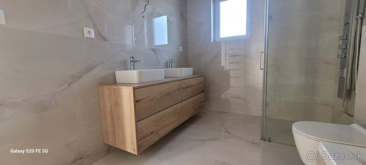 4 izbový rodinný dom 143 m2 pozemok 633 m2 Dunajská Streda - - 14