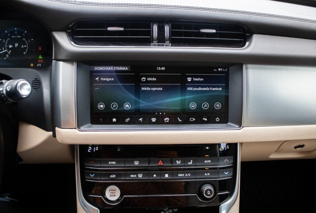 Jaguar XF 177kW (2017) - 14