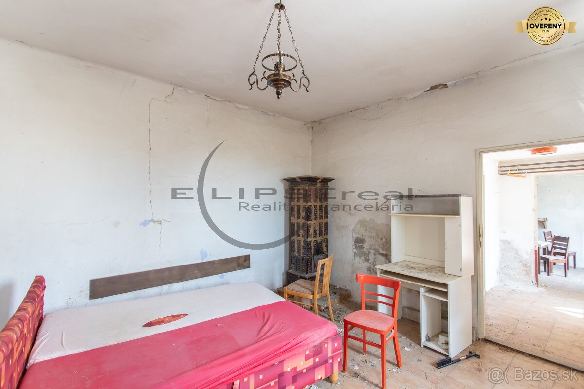 NA PREDAJ starší 3-izbový rodinný dom v Lábe - pôvodný stav - 14