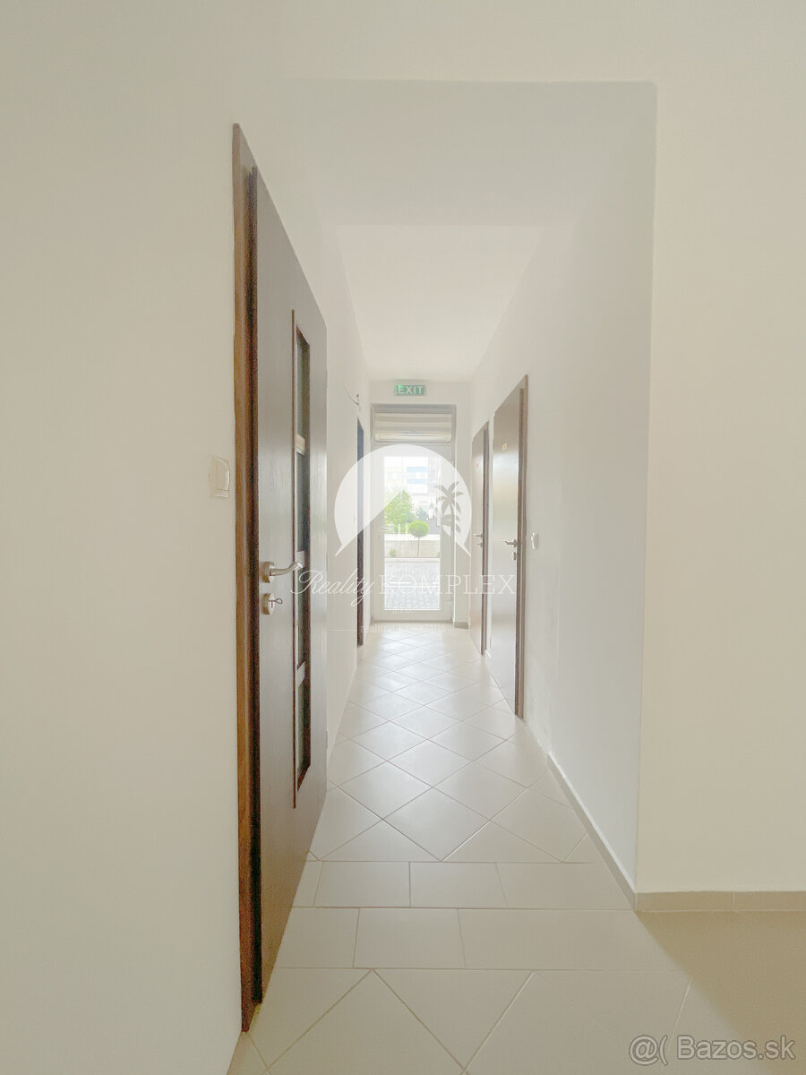 Reality KOMPLEX s.r.o., Vám ponúka na prenájom obchodný prie - 14