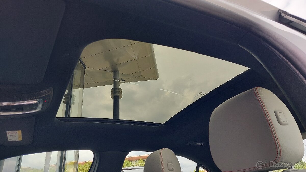 Mercedes-Benz A 180 sedan - 14