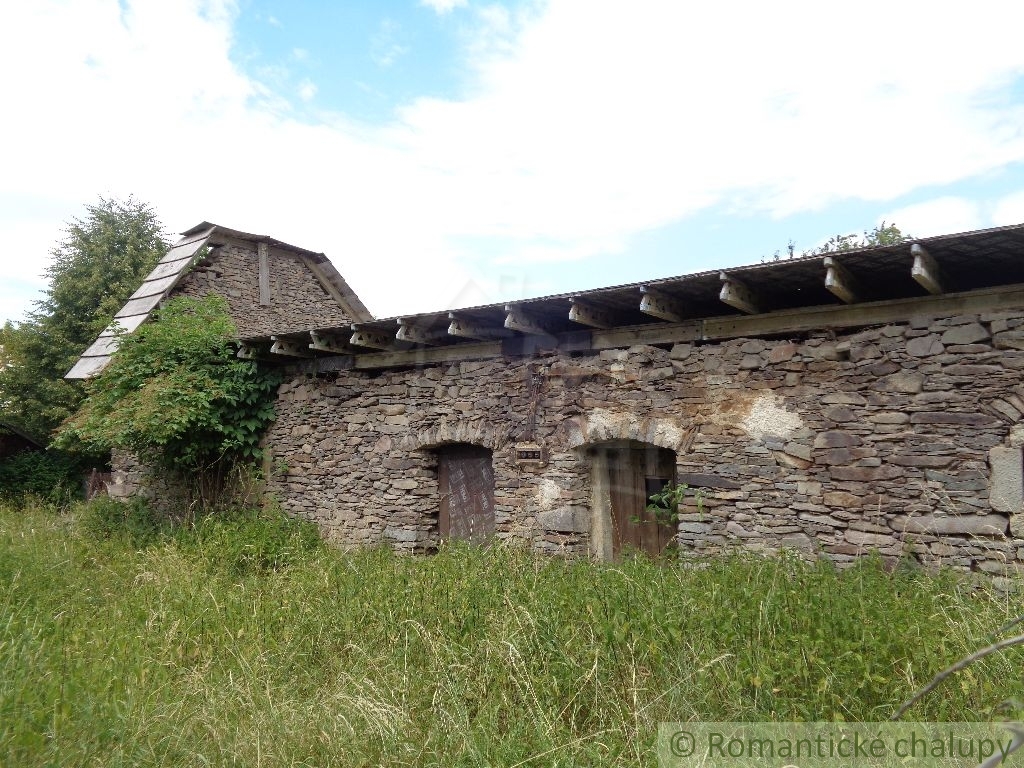 VÝRAZNE ZNÍŽENÁ CENA - Pôvodné gazdovstvo v peknom prostre - 14