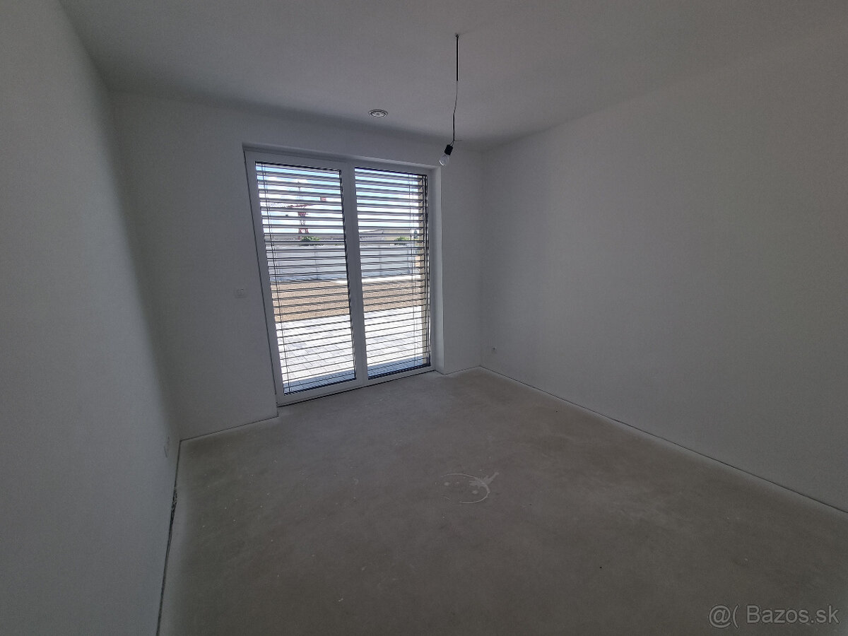 Skolaudovaný RD Za Kaplnkou Prúdy Sereď - 14