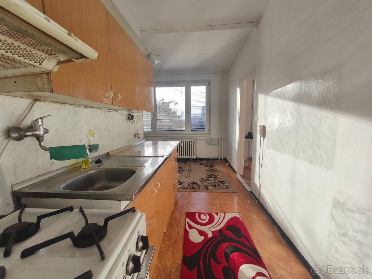 PREDAJ 3,5- izbový byt v centre mesta - 14