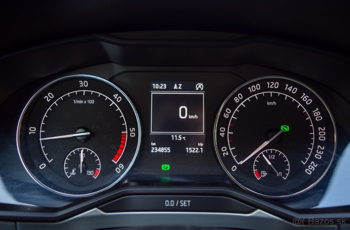 Škoda Superb Combi 1.6 TDI DSG - 14