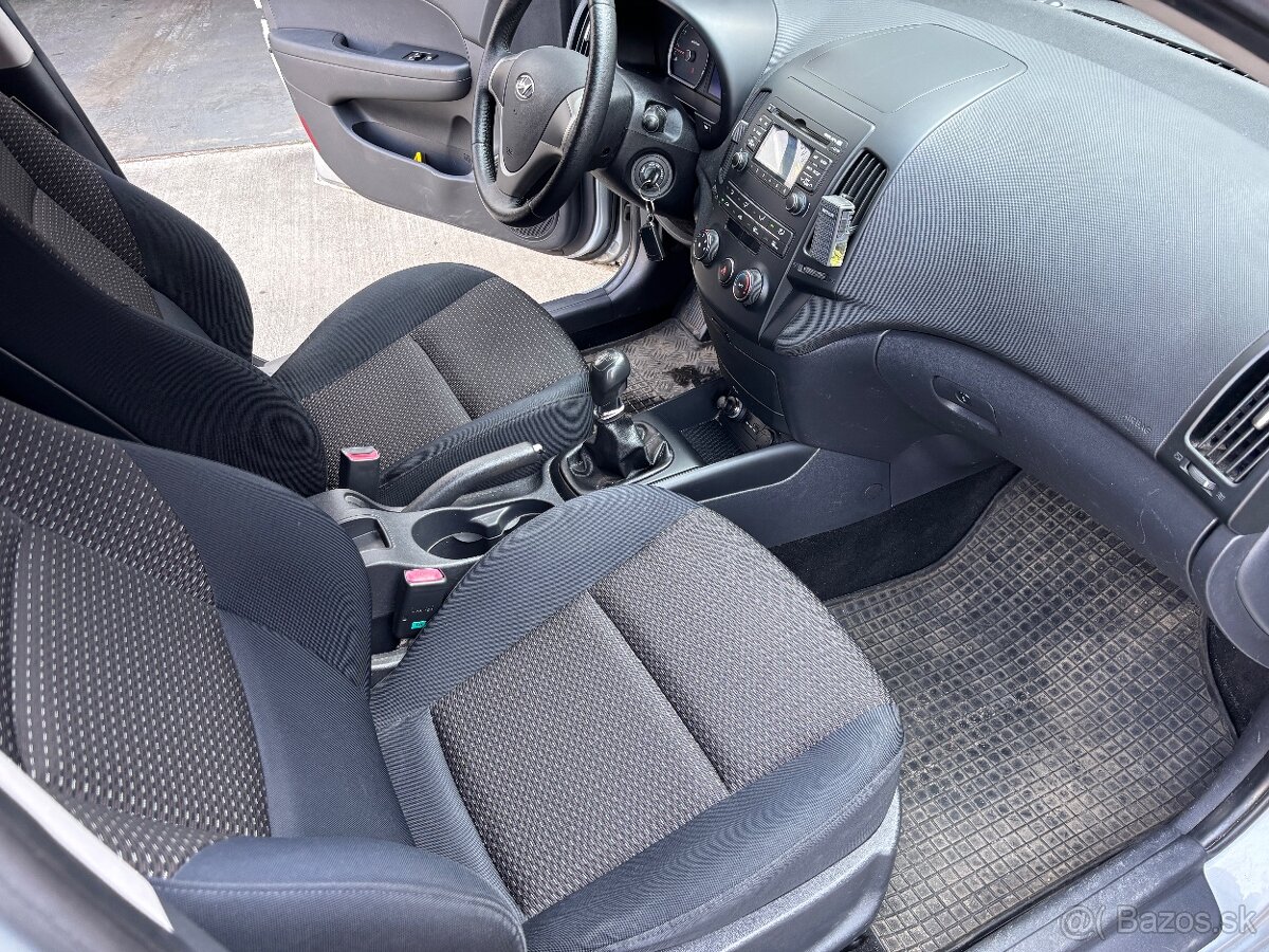 Hyundai i30,1.4 cvvt,M5 - 14