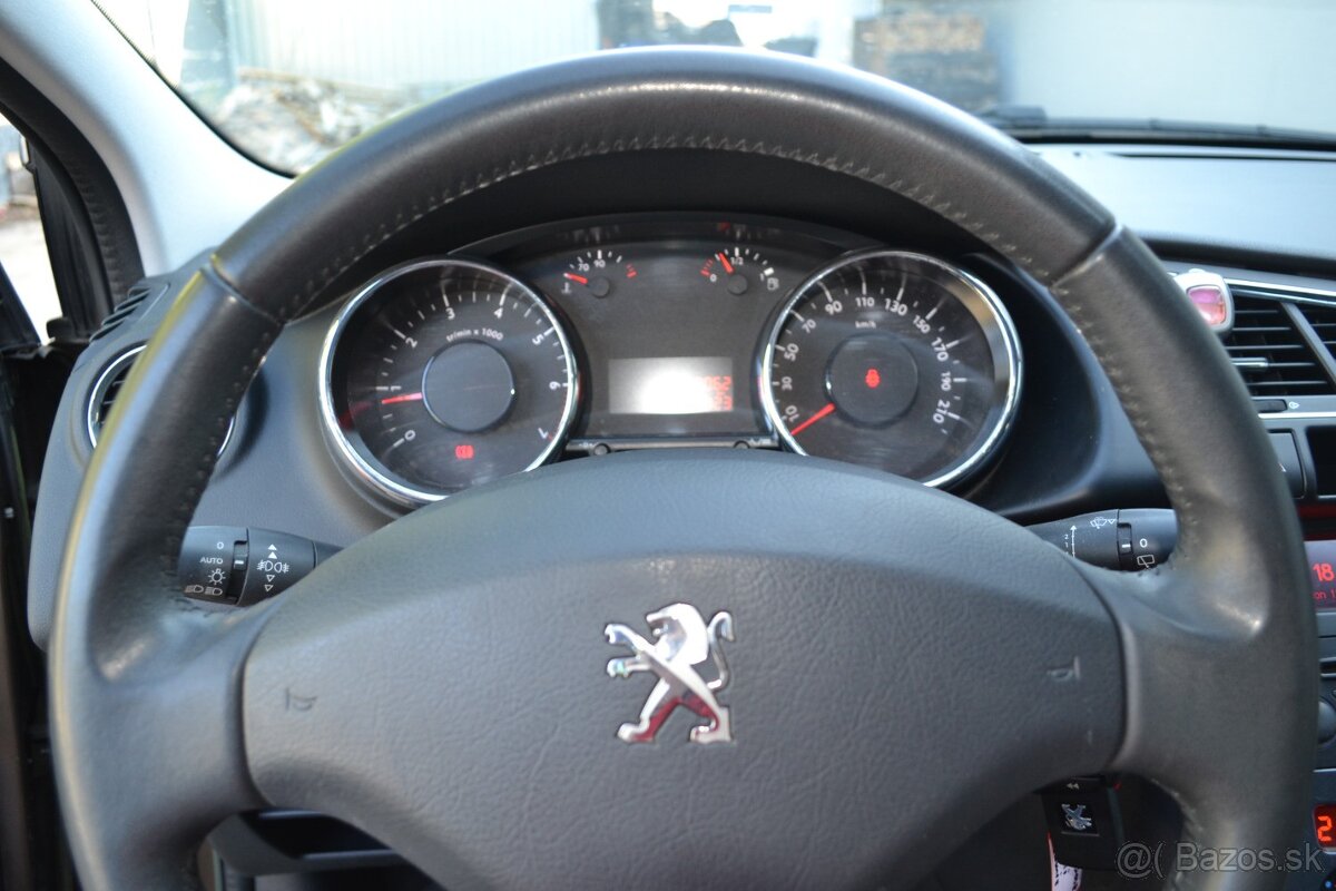 Peugeot 3008 1.6i Vti - 14