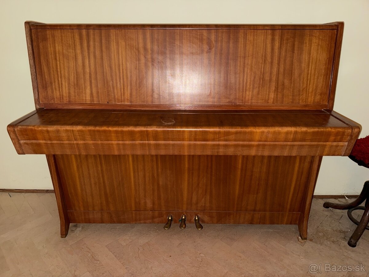 Pianino PETROF P114 Klasik - 14