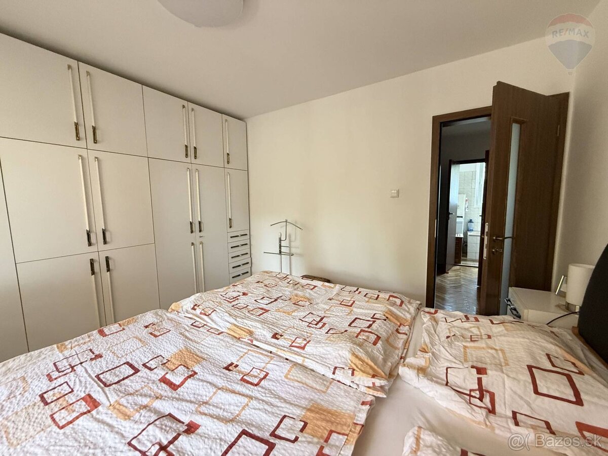 PRENÁJOM: 4IZBOVÝ BYT, DUNAJSKÁ STREDA - NÁM. SNP - 14