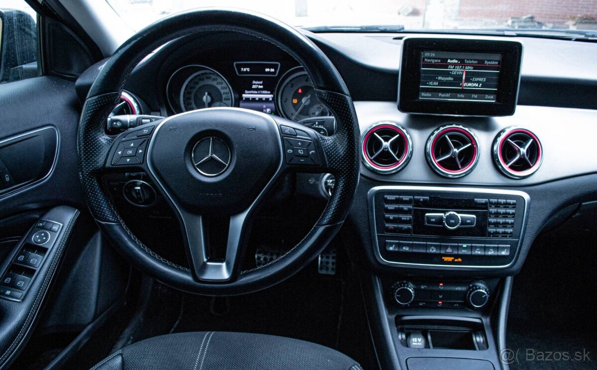 Mercedes-Benz GLA 220 d 4MATIC A/T - 14