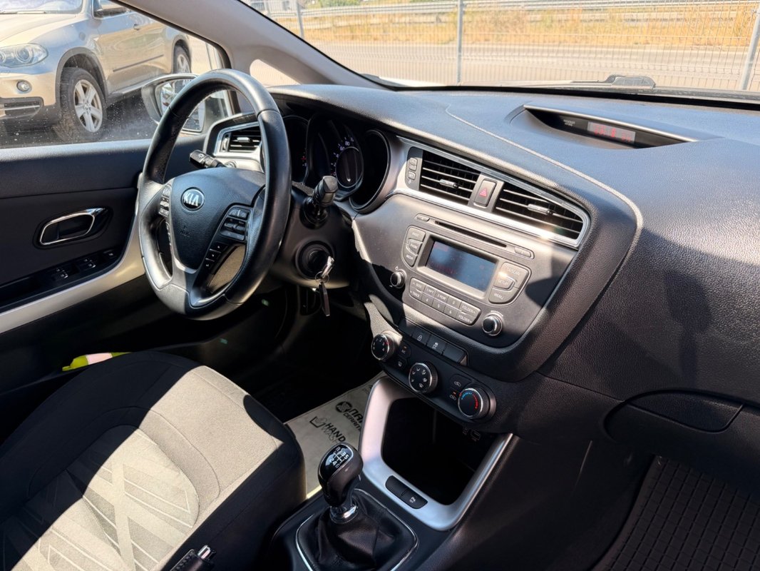 Kia ceed 1.6 CRDi VGT Gold - 14