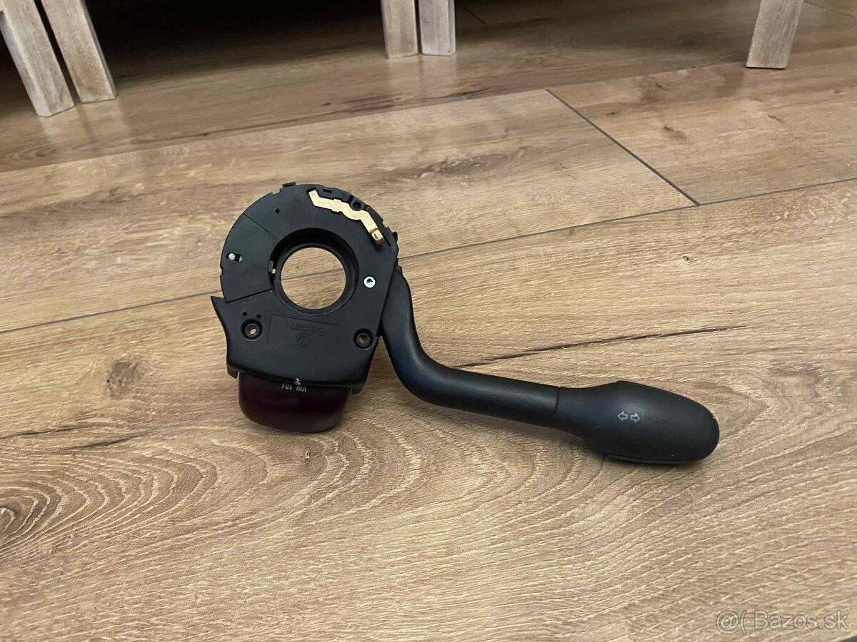 Prepínač smerových svetiel na VW PASSAT B4 Variant - 14