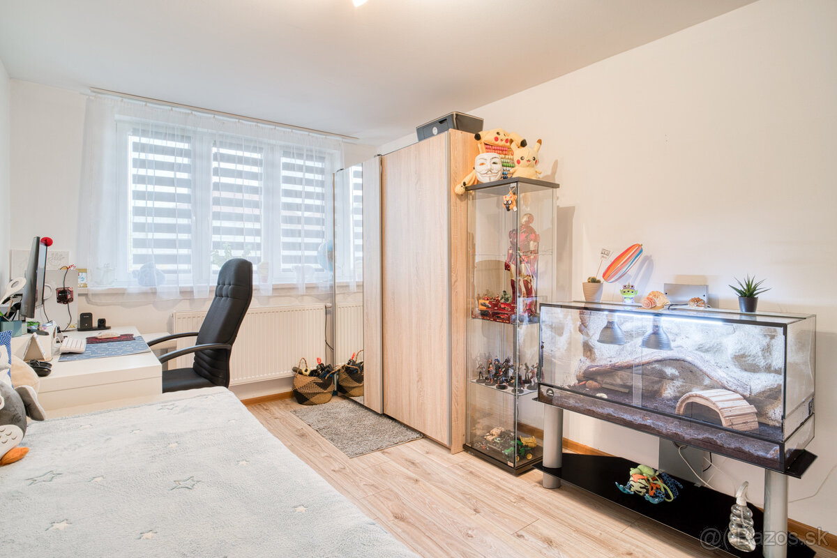 Na predaj priestranný 4-izbový rodinný dom v Malženiciach - 14