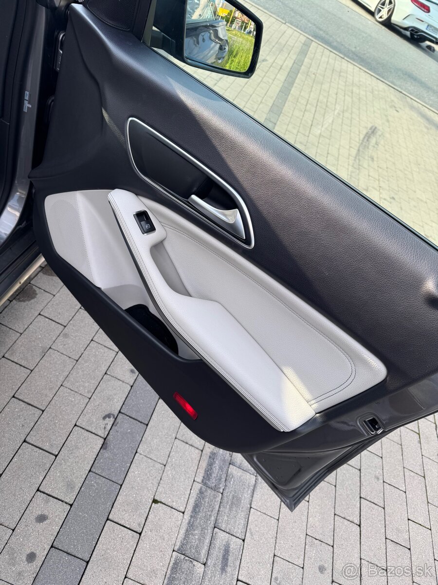 Predám Mercedes benz CLA 200 CDI - 14