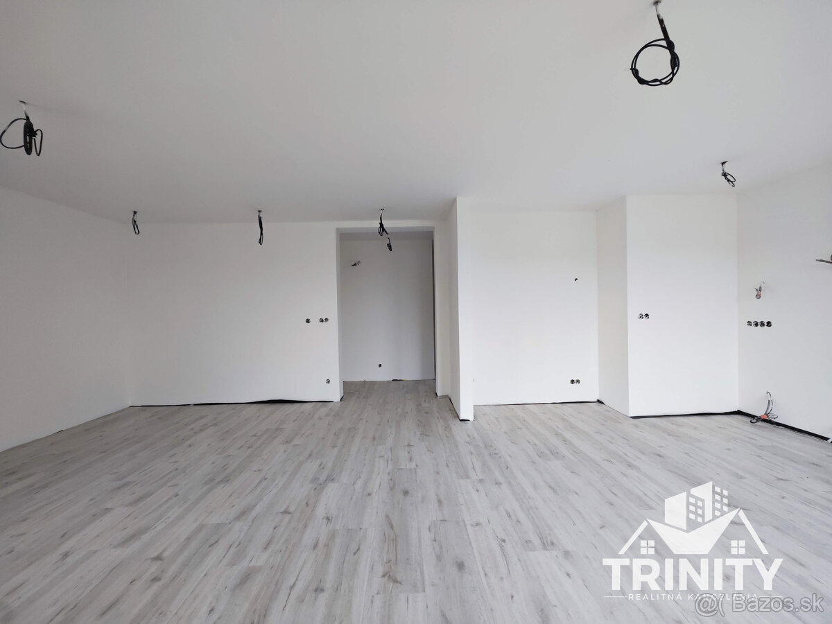 Na predaj novostavba 4-izbového rodinného domu v Nesvadoch - 14