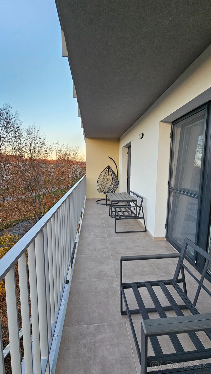 3i zariadený byt s balkónom, staré sídlisko Prievidza - 14