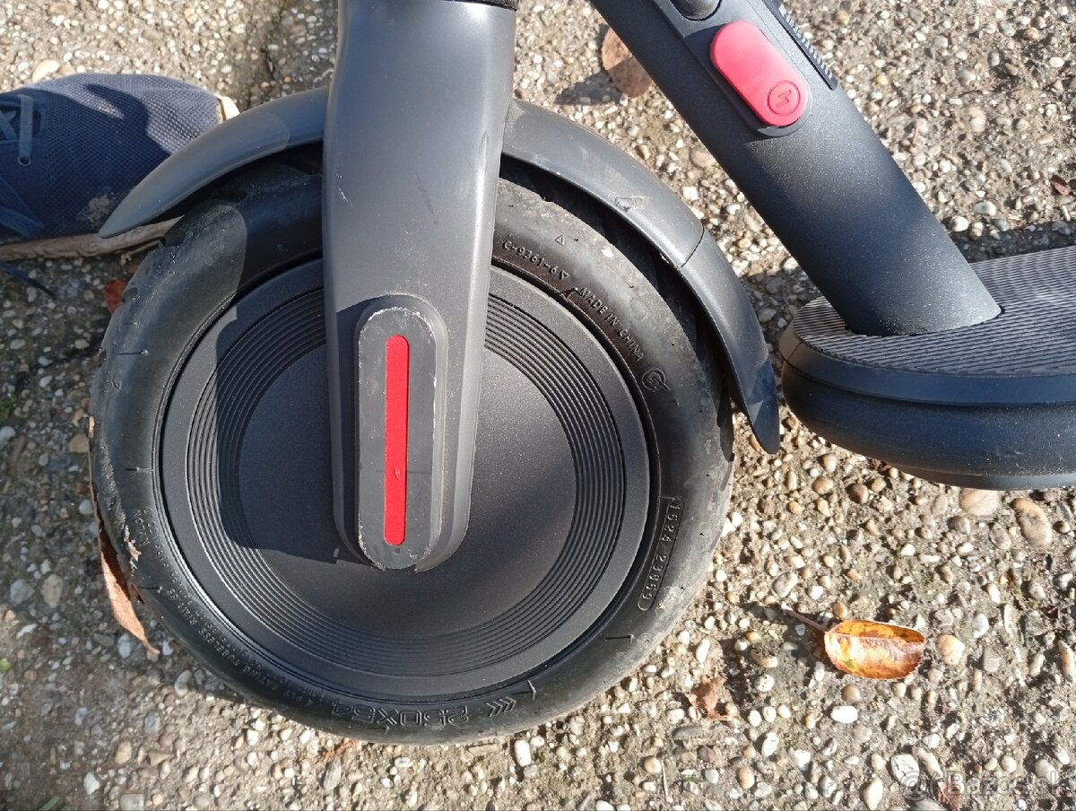 XIAOMI E SCOOTER (KOLOBEZKA) 4 A ESSENTIAL - 14