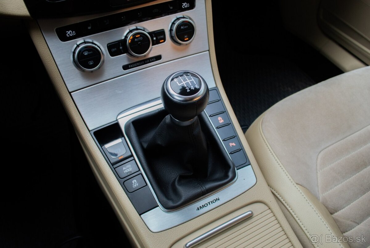 Volkswagen Passat Variant 2.0 TDI BMT Highline 4MOTION - 14