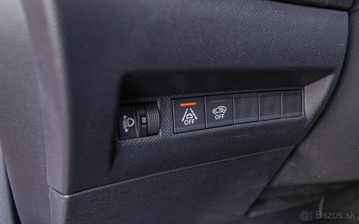 Peugeot 2008 1.2 PureTech Allure 96kW automat - 14