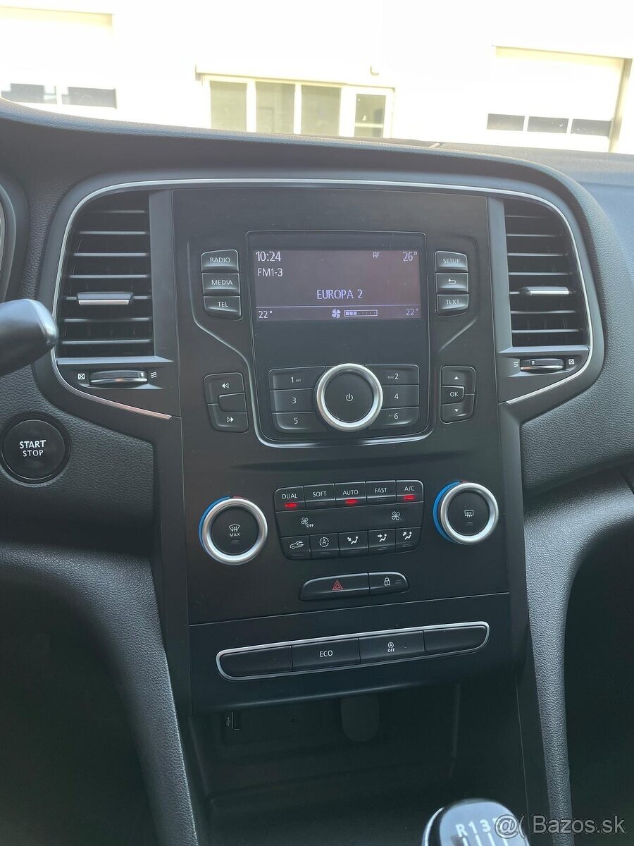 Renault Megane 1.2i 74 kW kúp. v SR / 70 000 km - 14