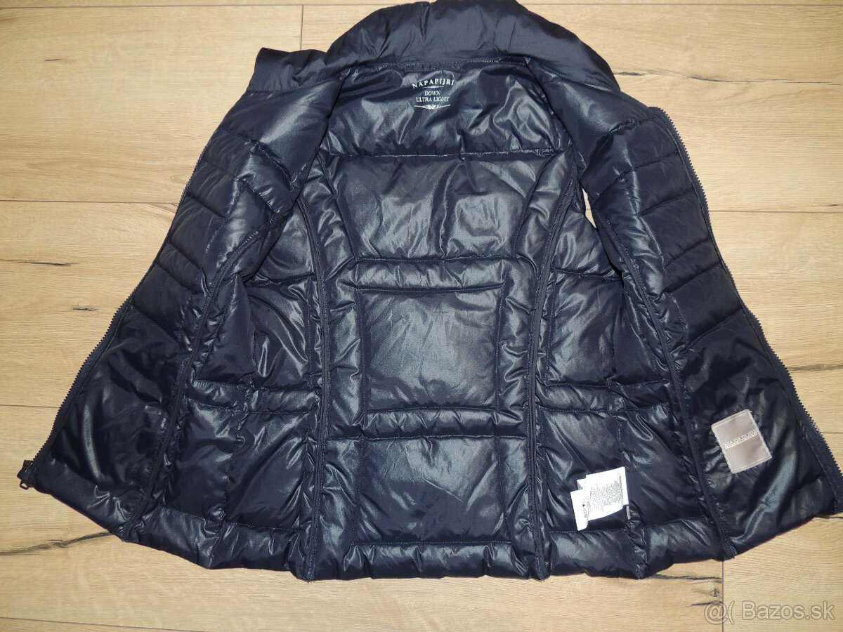 Vesta Wellensteyn a Napapijri - 14