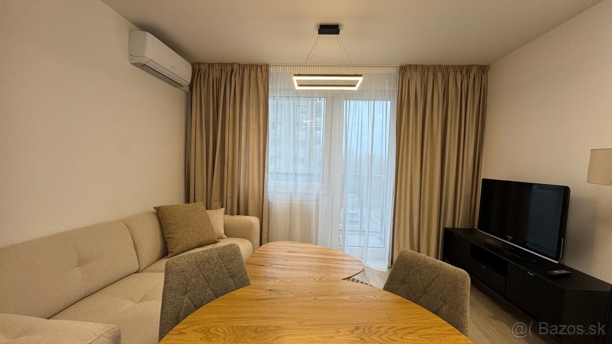 Na prenájom 2-izbový byt s balkónom a parkingom – FUNGL NOVÝ - 14