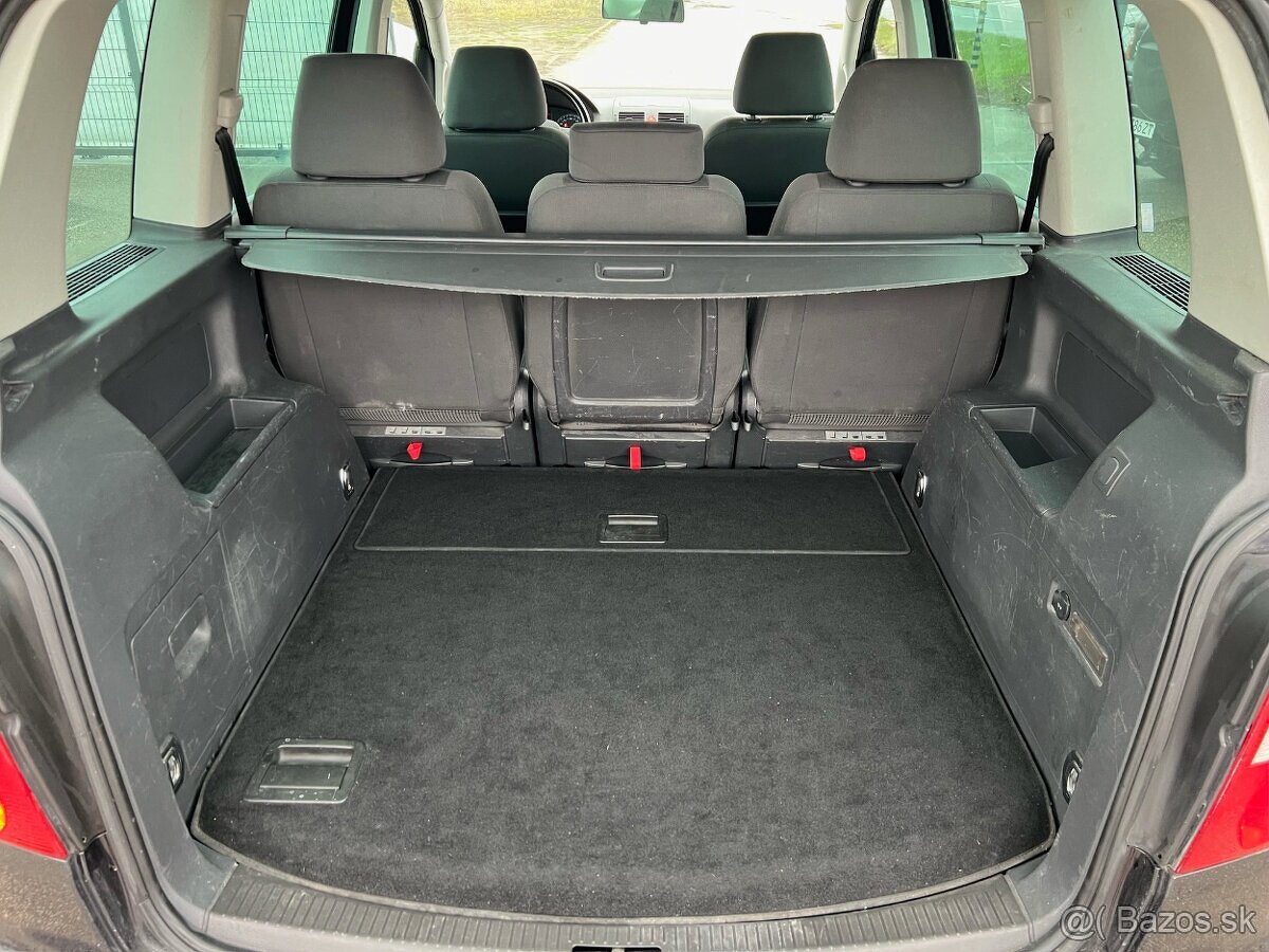 VW Touran 1.9 TDI diesel, 77kW, MT/5, rok:2006. - 14