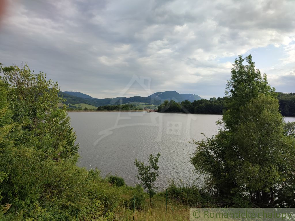 Pozemok vhodný na výstavbu s rozlohou 700 m2 v obci Štiavn - 14