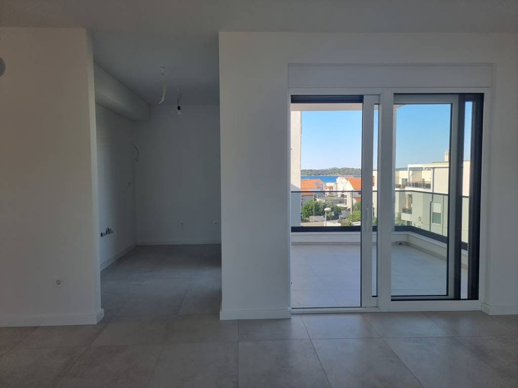 CHORVÁTSKO - Moderné apartmány neďaleko peknej pláže - VODIC - 14