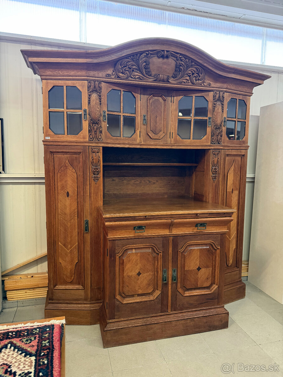 Dubové příborníky a vitriny Belgie a Německo - 14