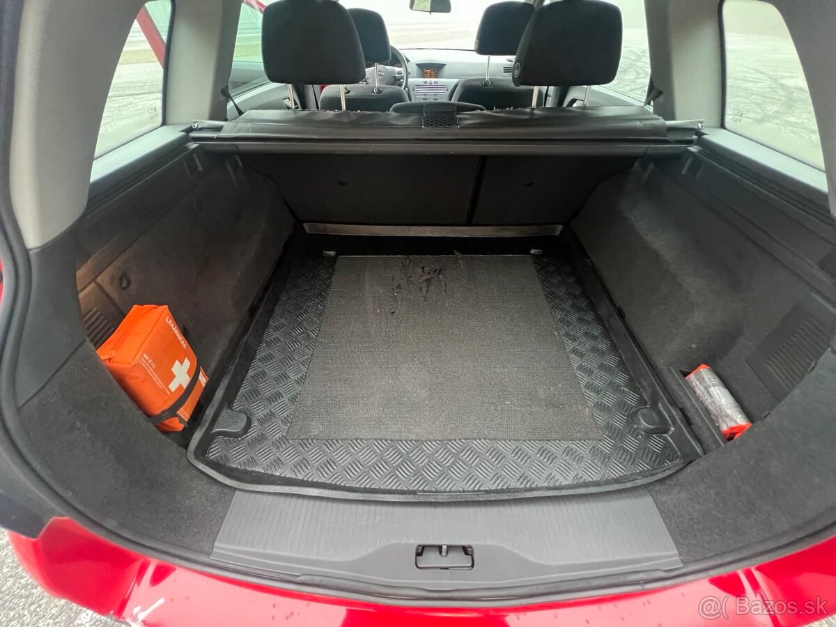 Opel Astra H 1.6l 85kW r.v 2011 - 14