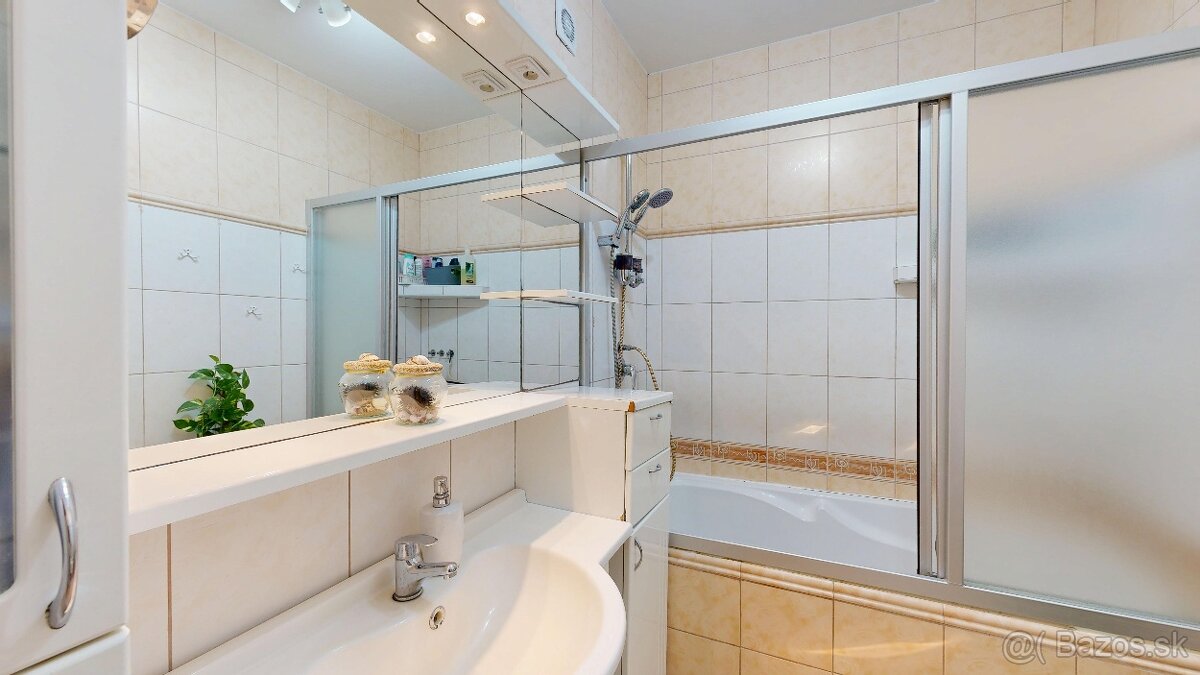 3 izb byt v Galante Revolučna stvrt centrum . - 14